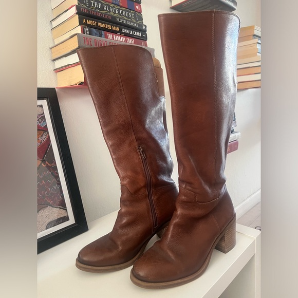 Lucky brand riding boots. Size 8.5. Brown. EUC - Picture 4 of 5